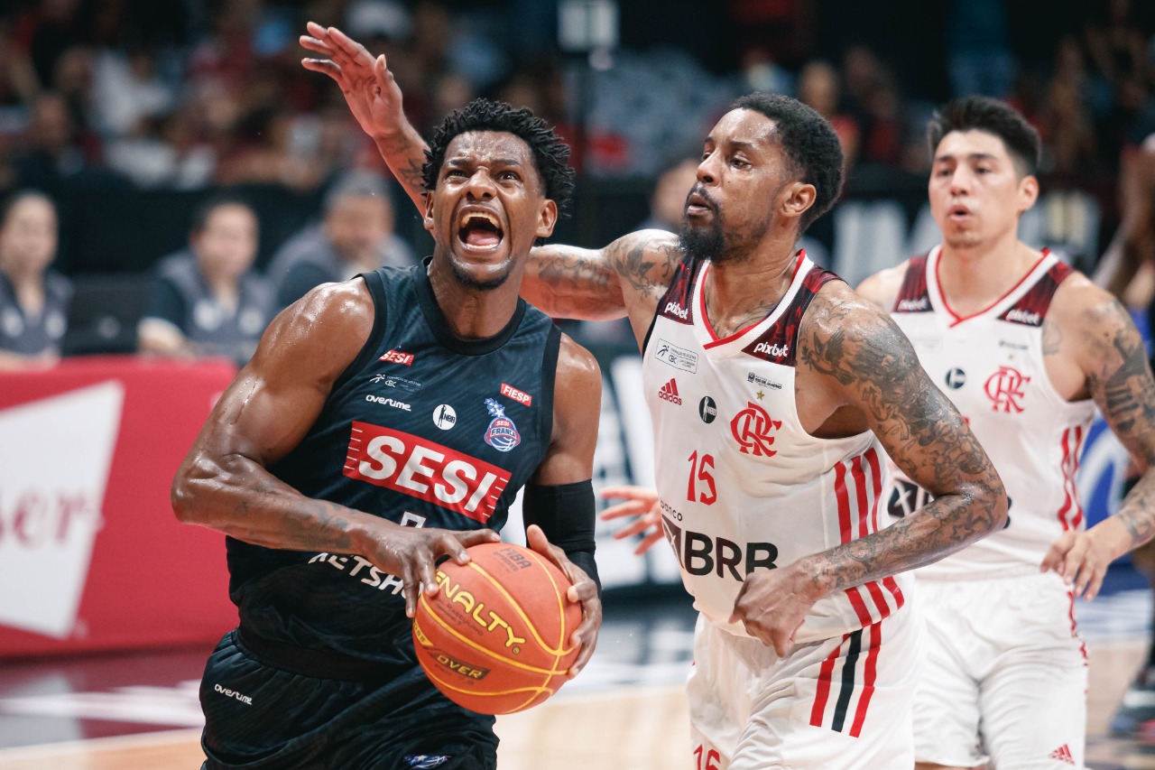 De reserva a jogador decisivo, Jhonatan é o retrato da raça do Sesi Franca no NBB