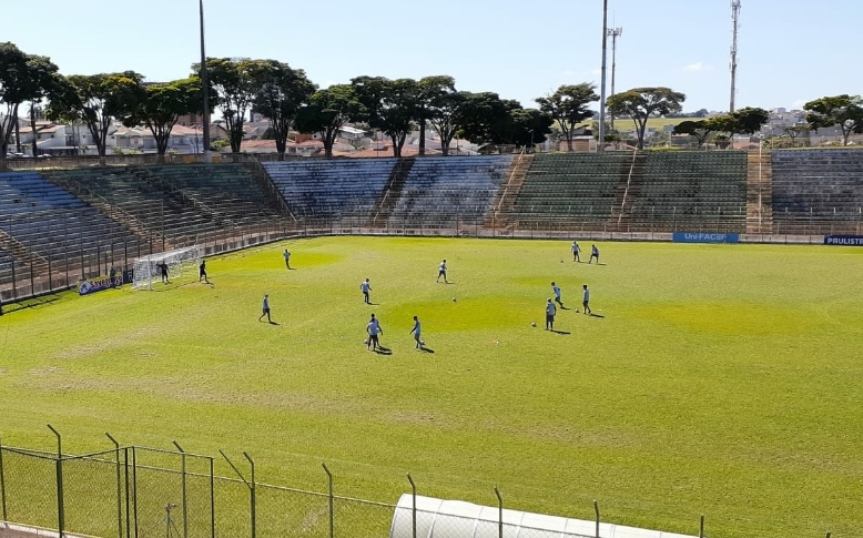 Torcedor pode assistir clássicos entre Francana e Comercial de graça neste domingo