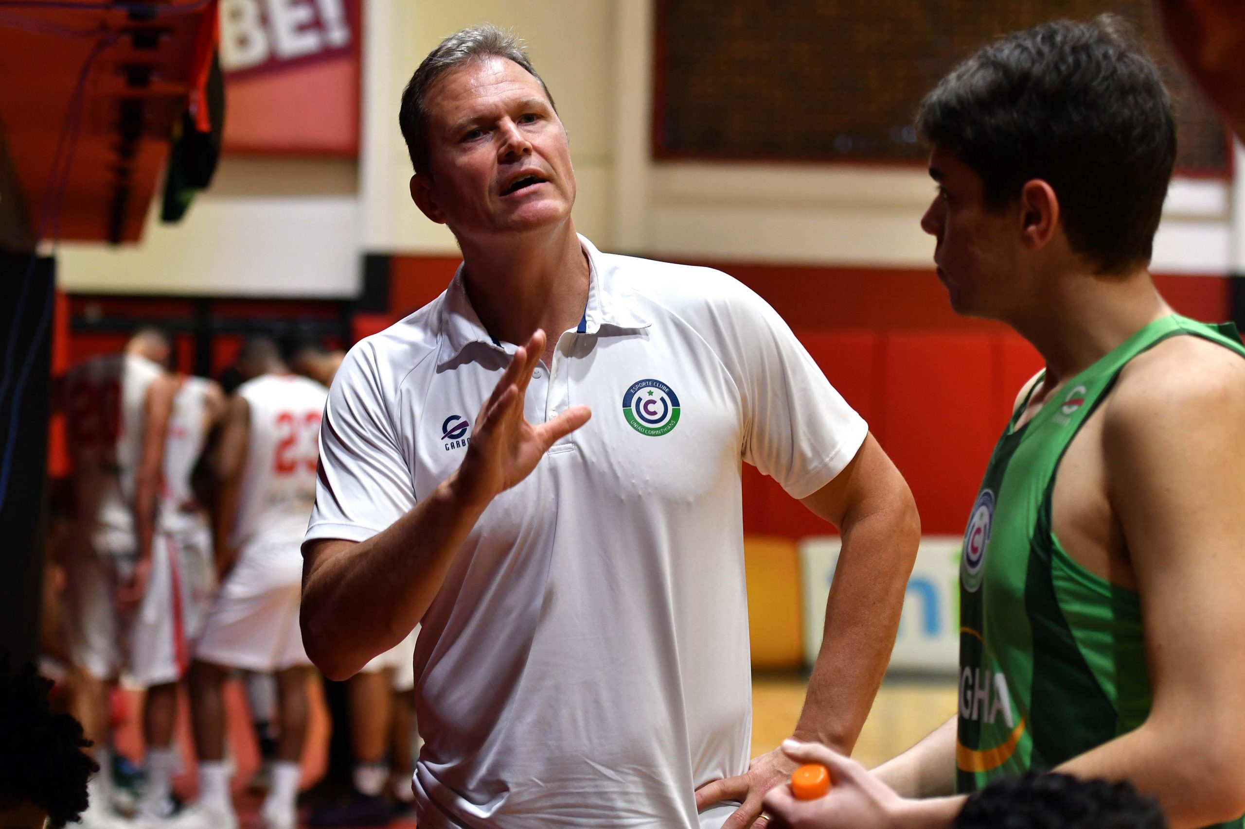 Ídolo do basquete francano, Rogério, 51 anos, é contratado pelo Corinthians Gaúcho