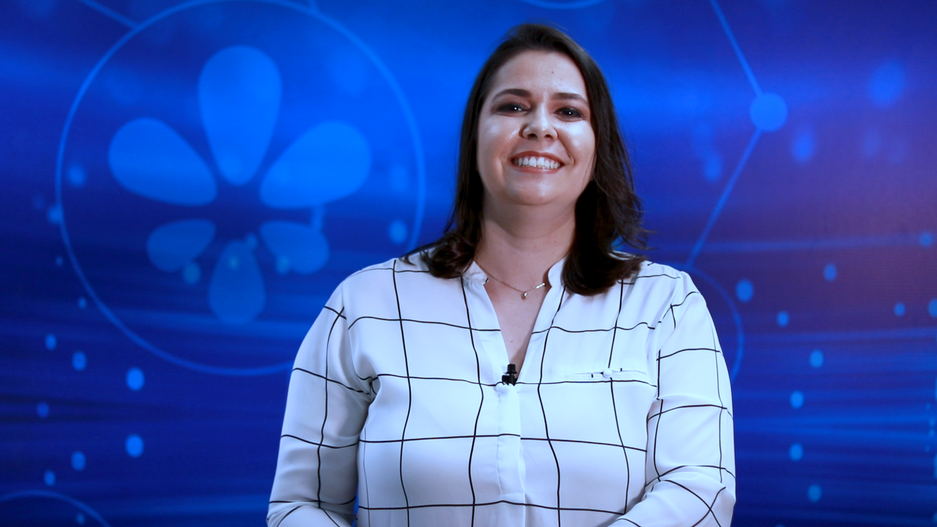 De grillz a piercings: dentista explica cuidados necessários com acessórios bucais