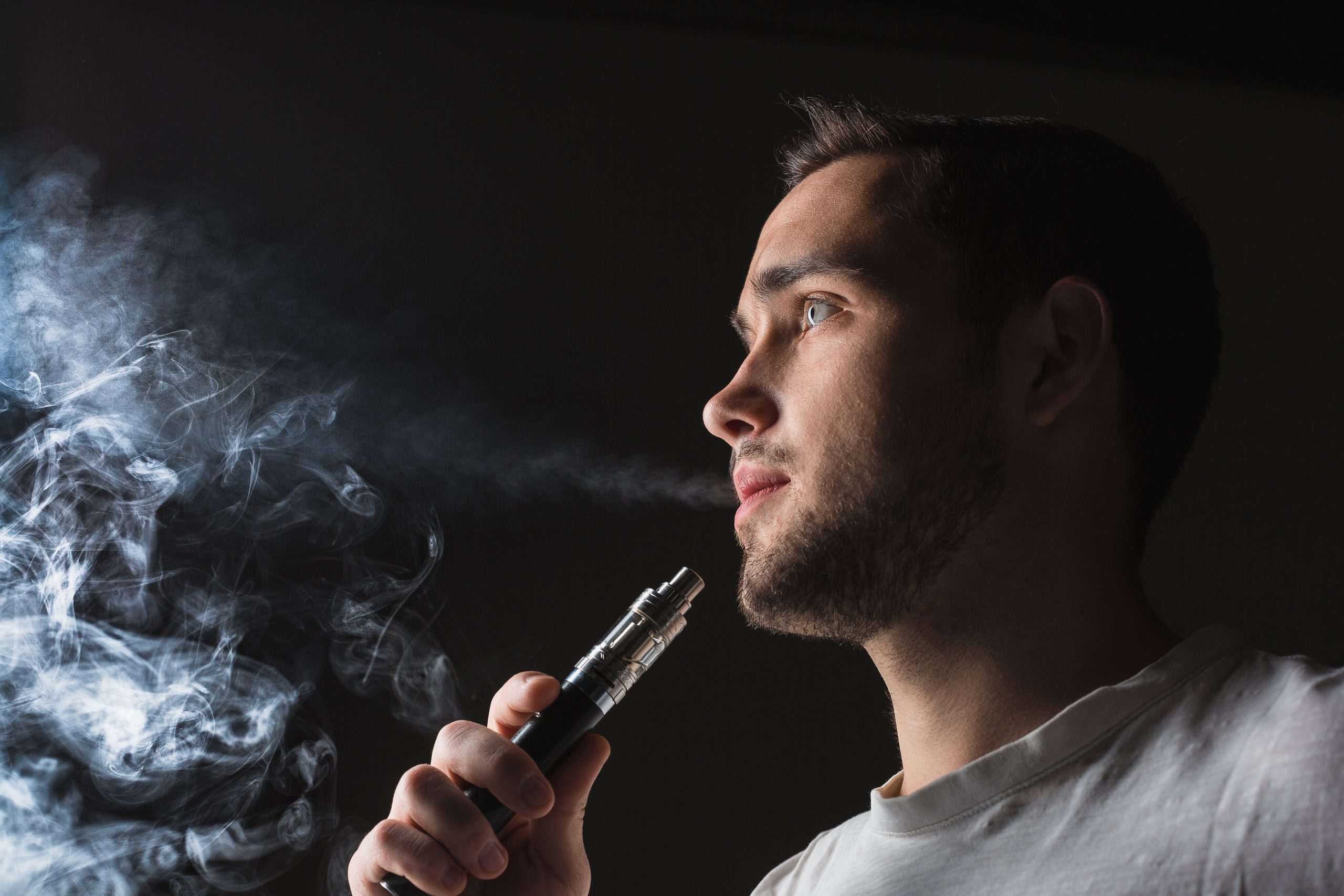 Câncer, problema cardíaco e mais: veja 9 riscos do cigarro eletrônico para a saúde!