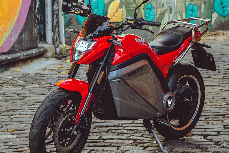 iFood anuncia primeira moto elétrica para entregadores do país com modelo exclusivo