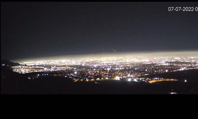 Vídeo mostra explosão impressionante de meteoro no céu, que assusta moradores