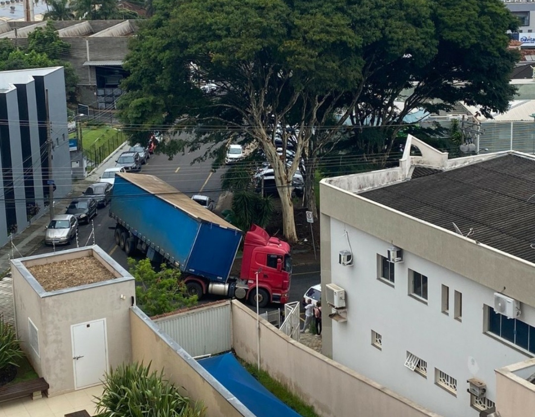Rua Saldanha Marinho, uma “pista de corrida” em pleno Centro da cidade de Franca