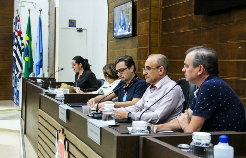 Comissões da Câmara recomendam veto a projeto de Tidy sobre mudanças em postos