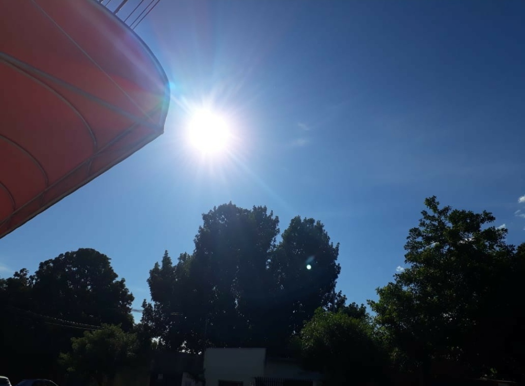 Com umidade do ar seguindo em baixa, Franca vive outro dia com “clima de deserto”