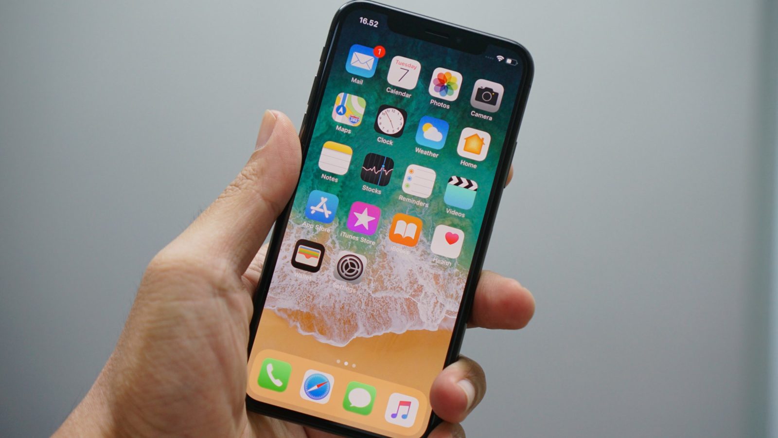 Ministério da Justiça proíbe venda de iPhone sem carregador de bateria