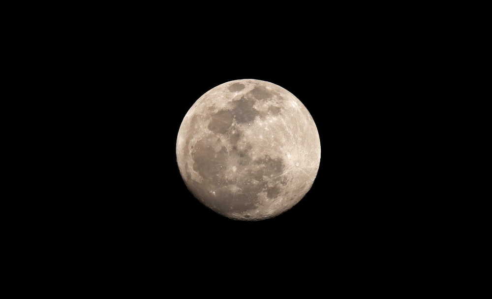 Última Superlua do ano, chuvas de meteoros e mais: fenômenos astronômicos de agosto