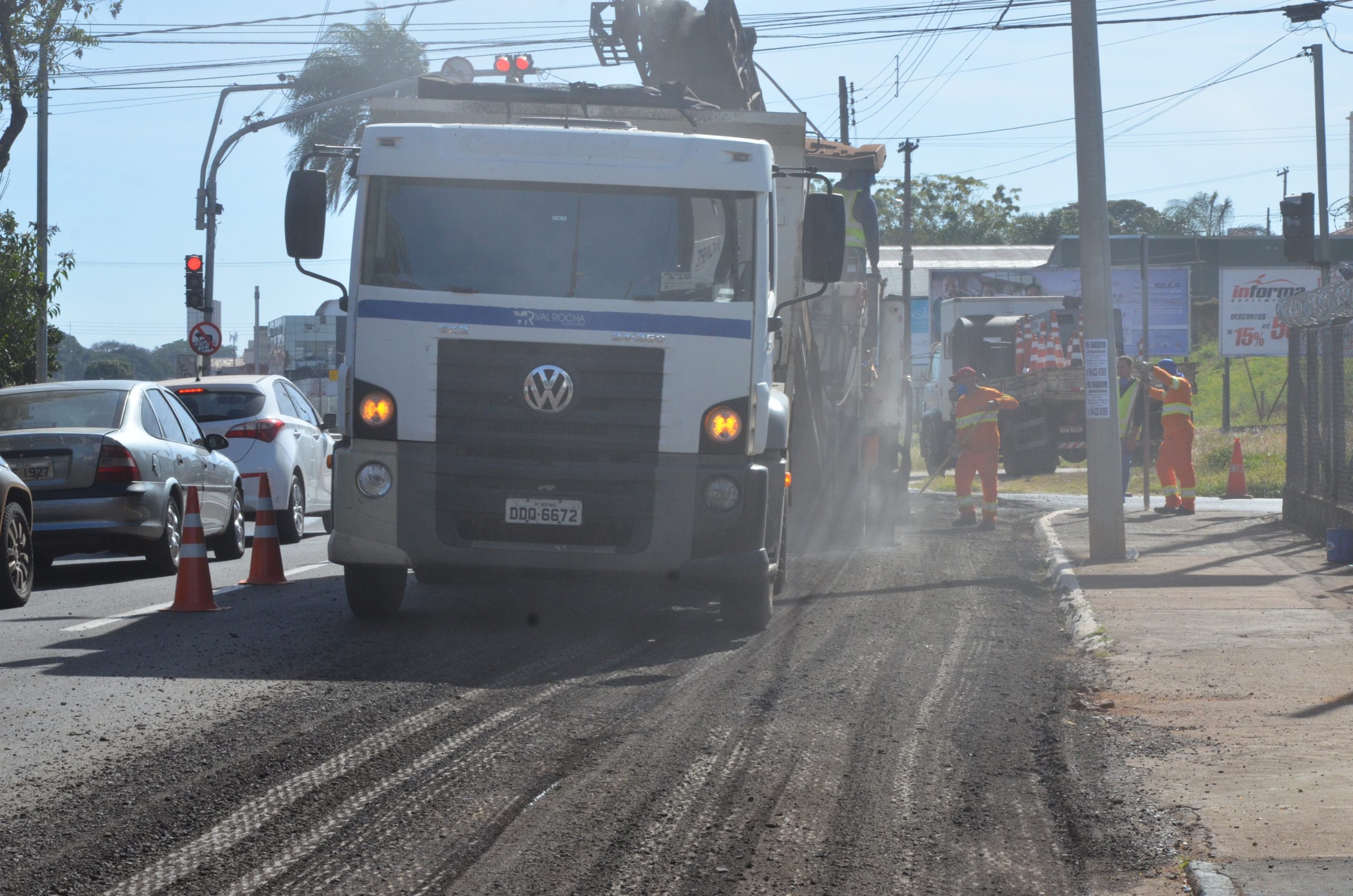 Serviços de recapeamento começam na av. Antônio Barbosa Filho, em Franca