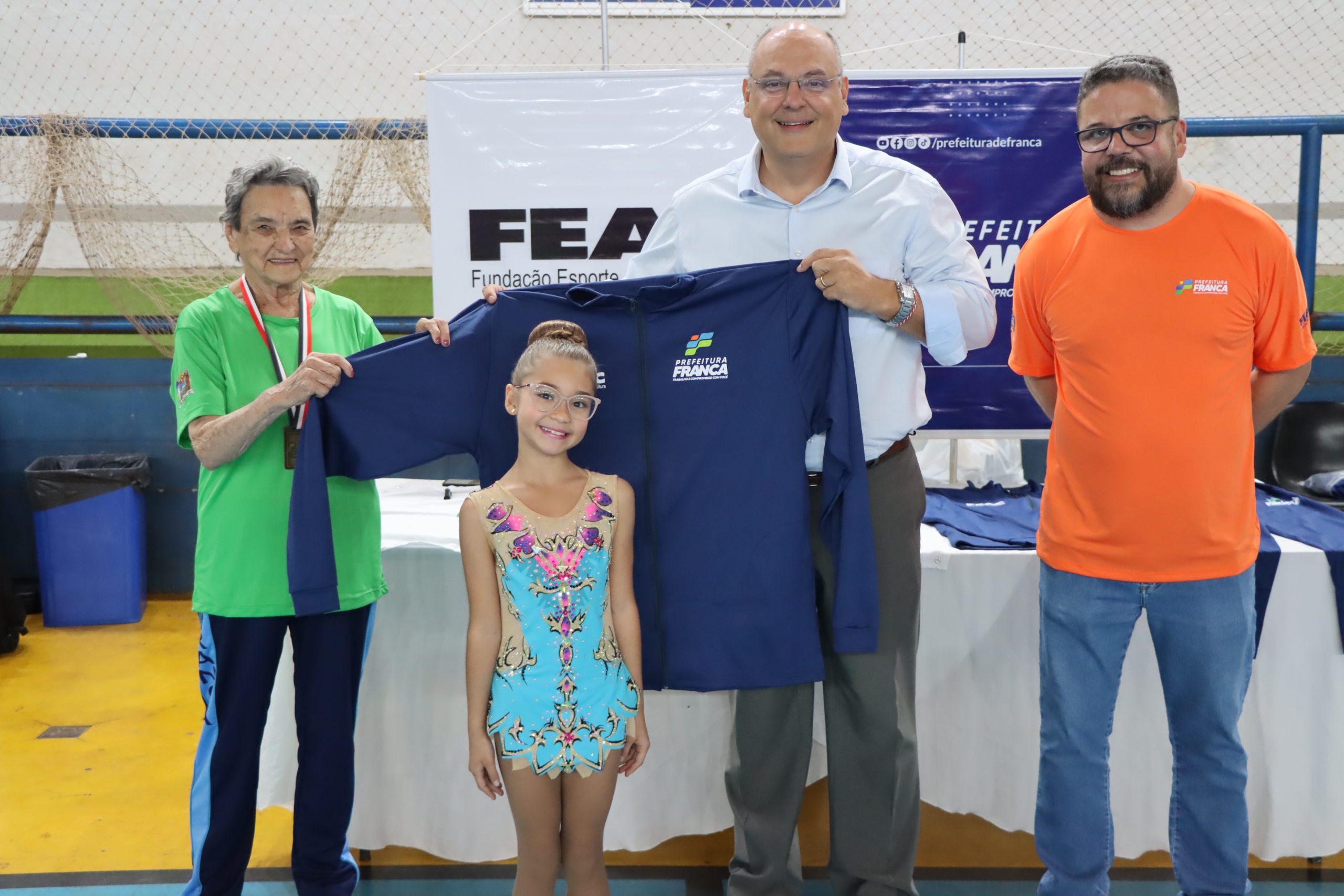 Equipes esportivas de Franca recebem novos uniformes e equipamentos
