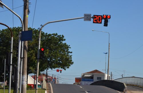 Avenidas de Franca recebem novos contadores regressivos nos semáforos - Jornal da Franca