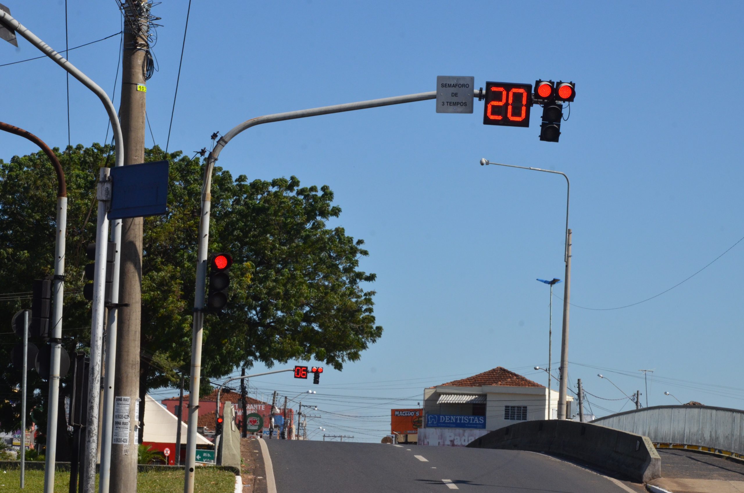 Câmara aprova projeto que prevê sinal sonoro em semáforos para pedestres em Franca
