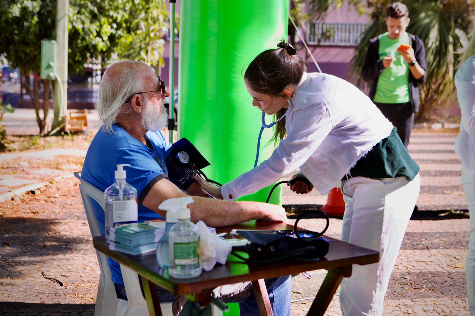 Dia dos Pais ACIF leva serviços gratuitos à população e movimenta a Cidade Nova