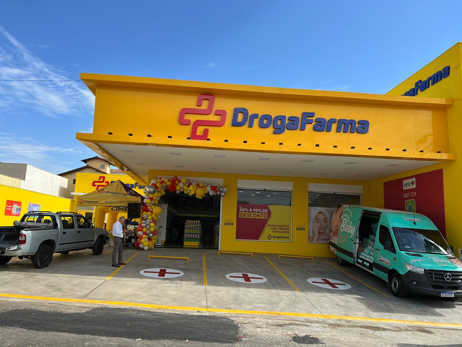 Drogafarma transforma unidade da Abílio Coutinho no maior estabelecimento de Franca