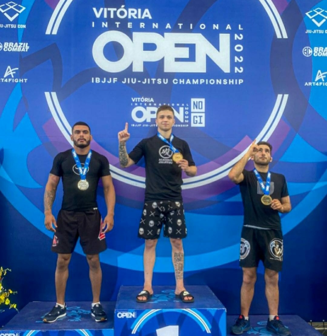 Atleta francano vence mais um campeonato internacional de jiu jitsu em Vitória