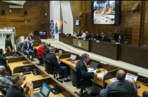 Prefeitura joga fora equipamentos quebrados ao invés de consertar, acusam vereadores - Jornal da Franca