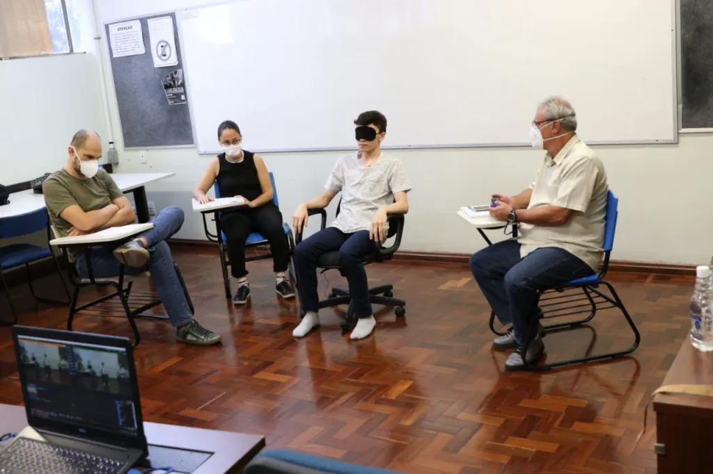Jovem brasileiro memoriza sequência de 10.122 números e é novo recordista mundial