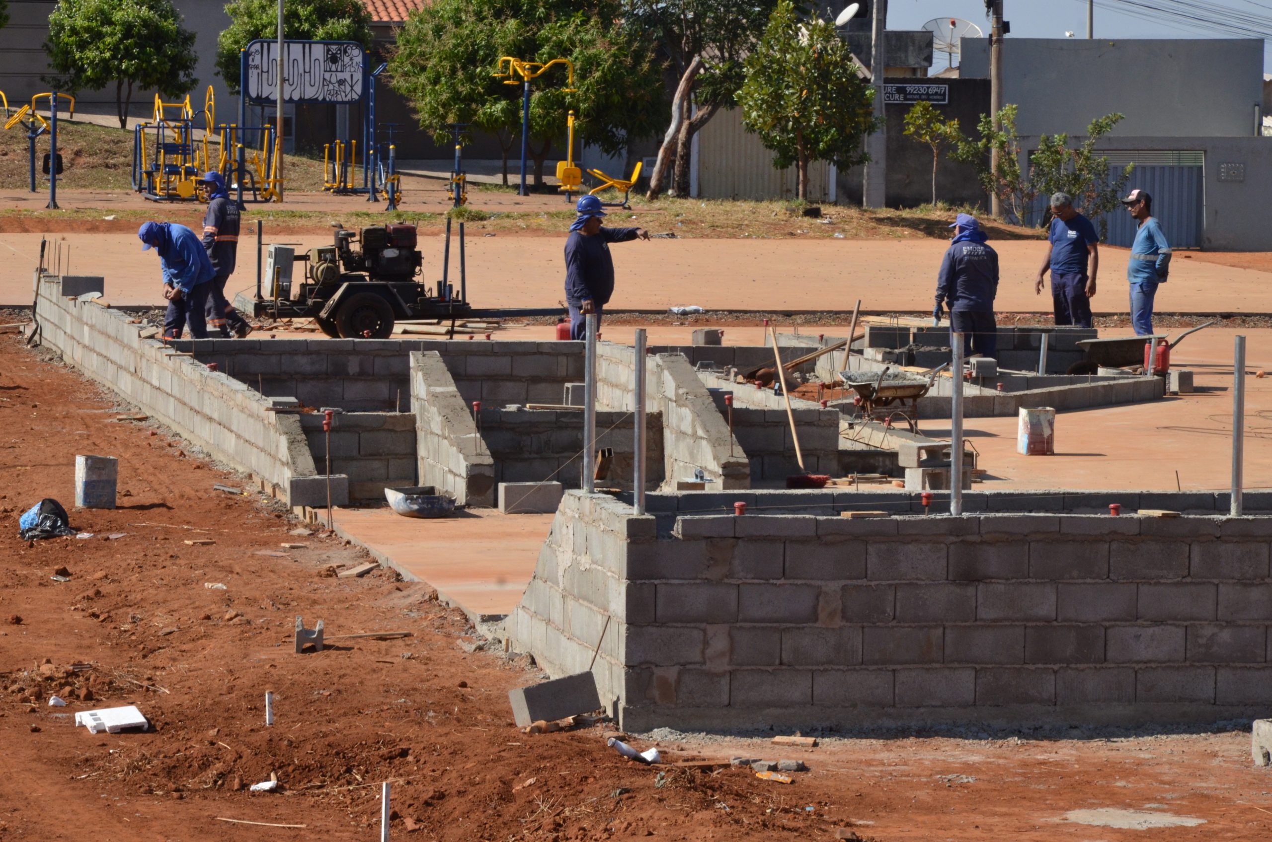 Centro de Esportes e Lazer do Jardim Santa Bárbara, em Franca, começa a tomar forma