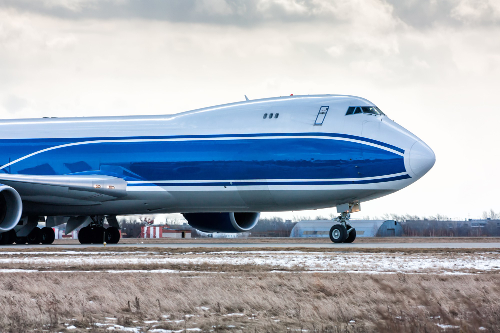 Avião Boeing 767 pousa em Minas Gerais com todos os passageiros algemados