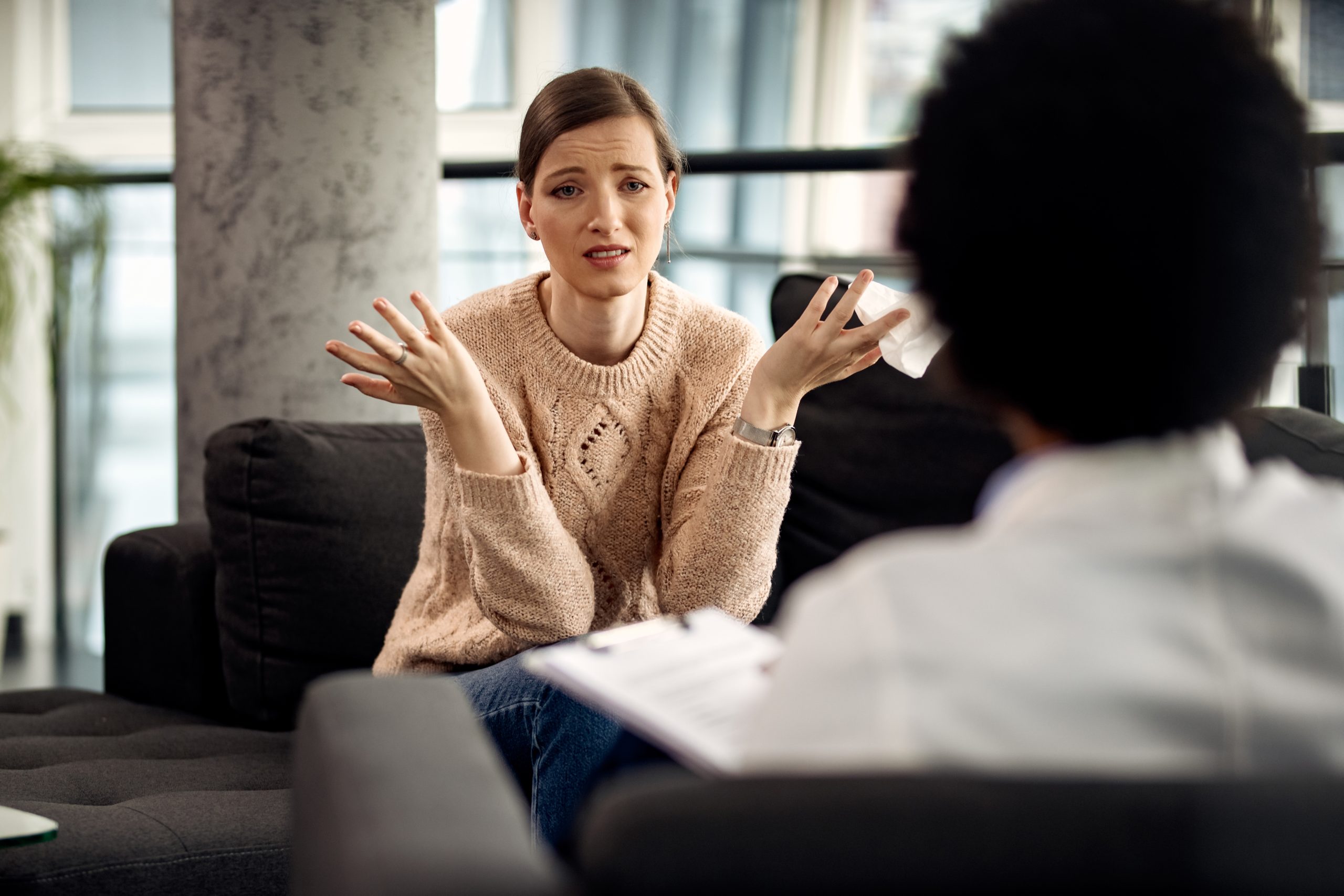 Covid aumenta chance de confusão mental e outros transtornos, afirma estudo