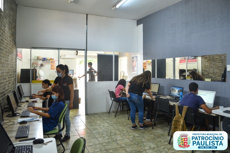 Adolescentes do Programa Ação Jovem realizam curso de Informática Essencial