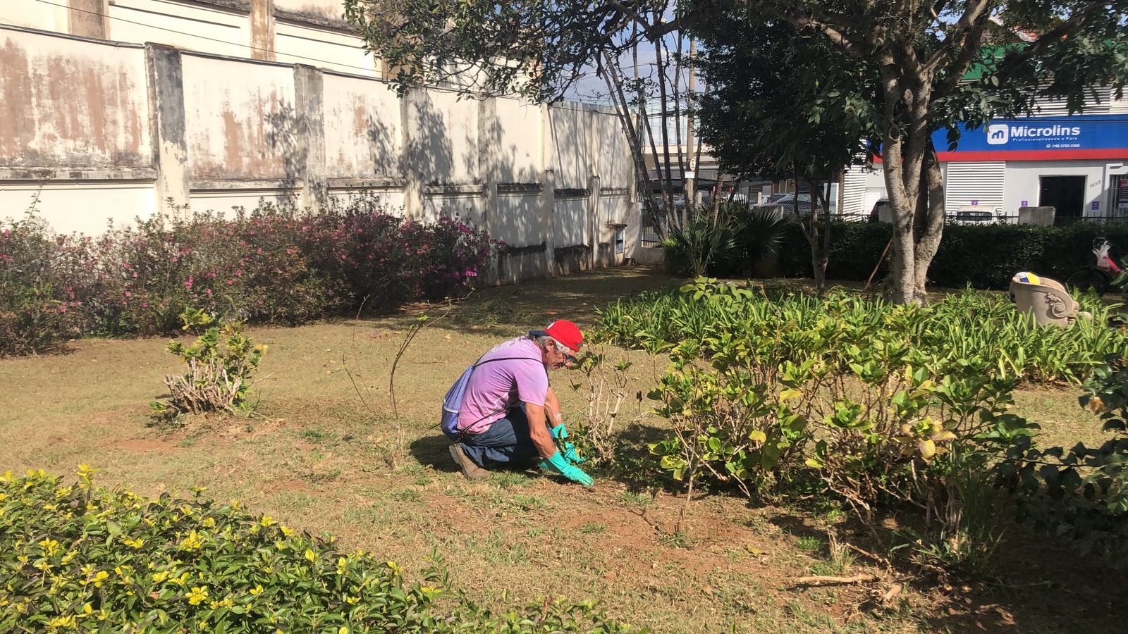 Equipes seguem realizando manutenção e limpeza em áreas públicas de Franca