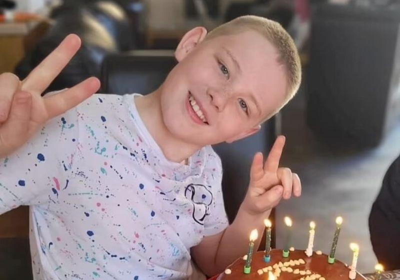 Menino autista de 11 anos tem QI maior que Albert Einstein e Stephen Hawking