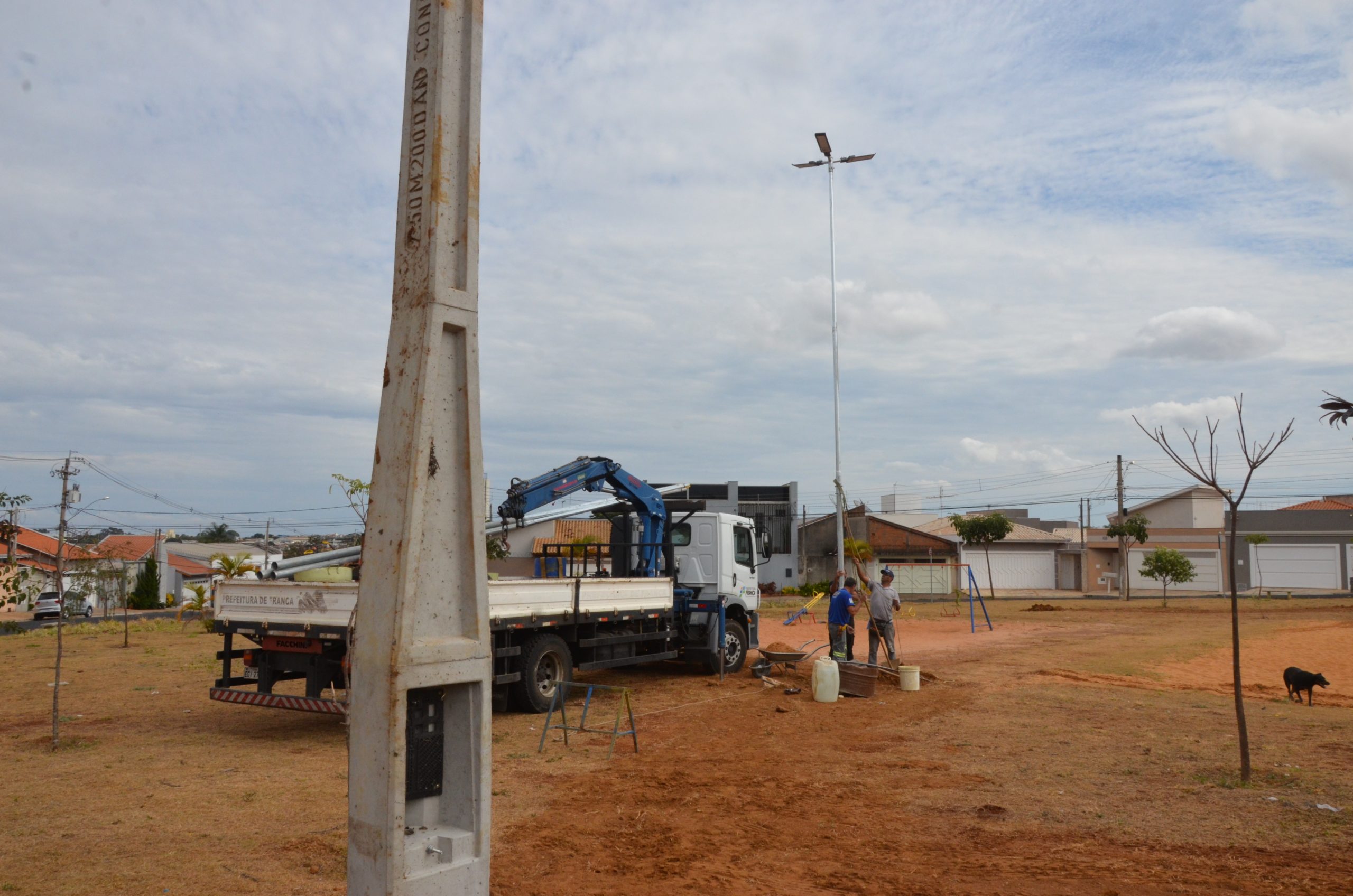 Em Franca, praça na Vila Santa Cruz também recebe nova iluminação