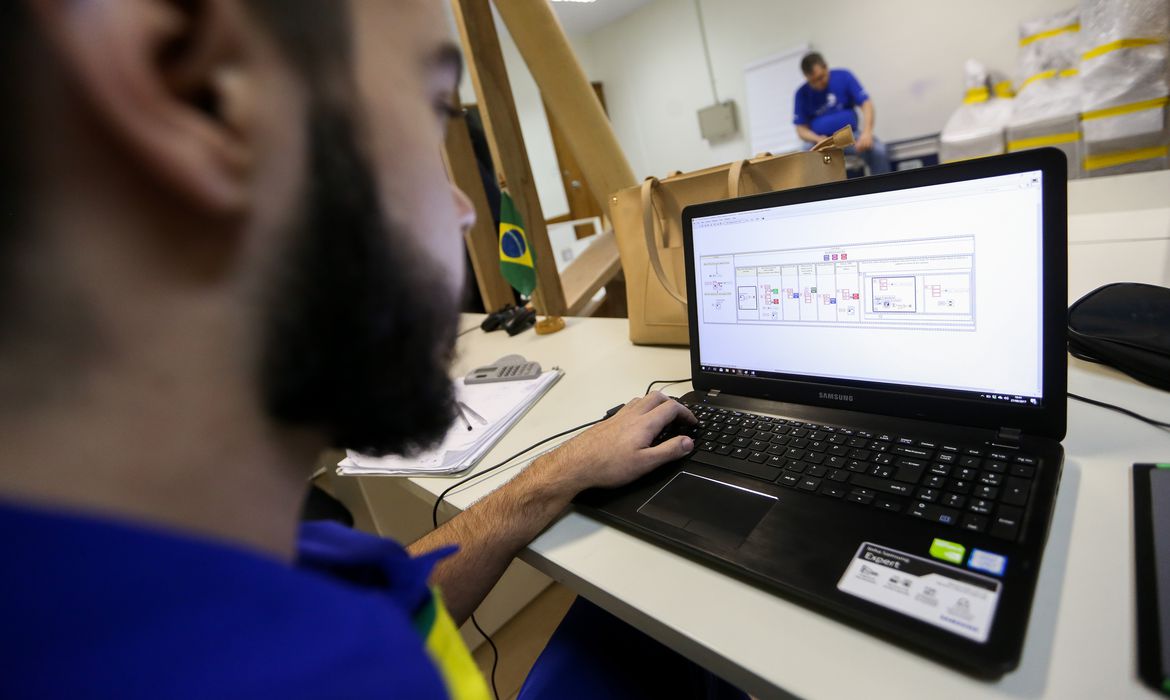 Alunos do EJA tem capacitação profissional garantida em parceria inédita em Franca