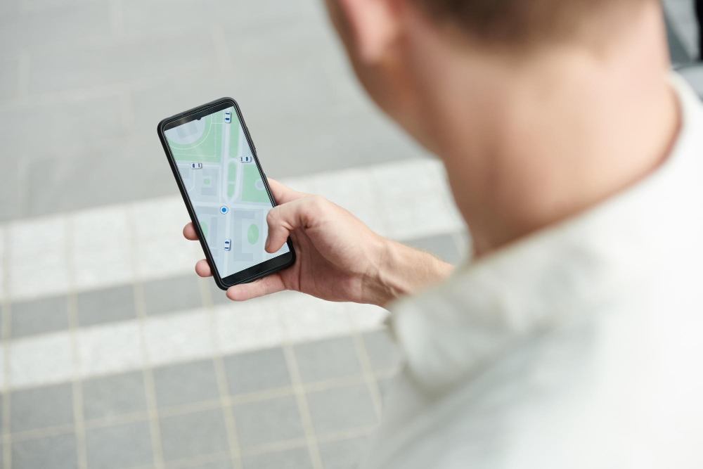 Recurso liberado permite saber onde uma pessoa está por meio do WhatsApp