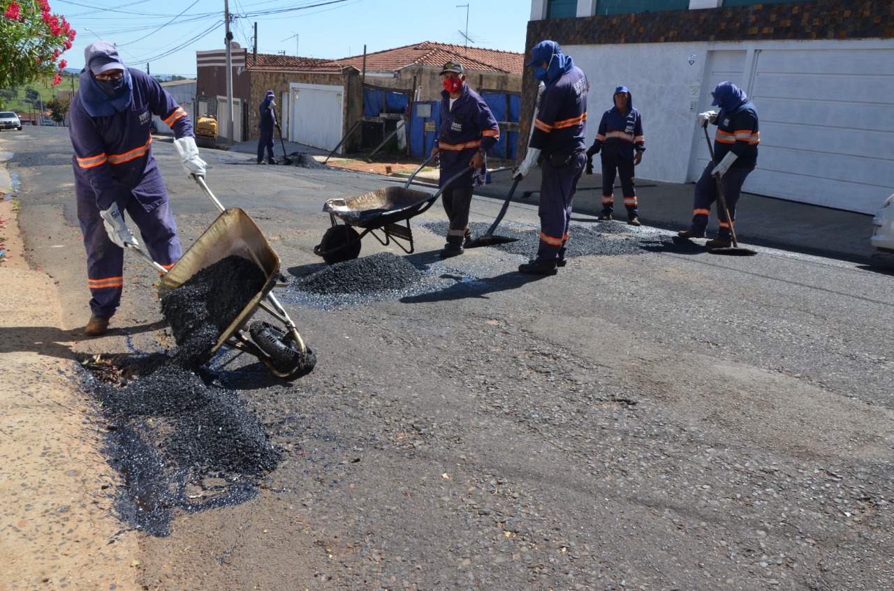 Remendo asfáltico: equipes da Emdef intensificam trabalho nas ruas de Franca