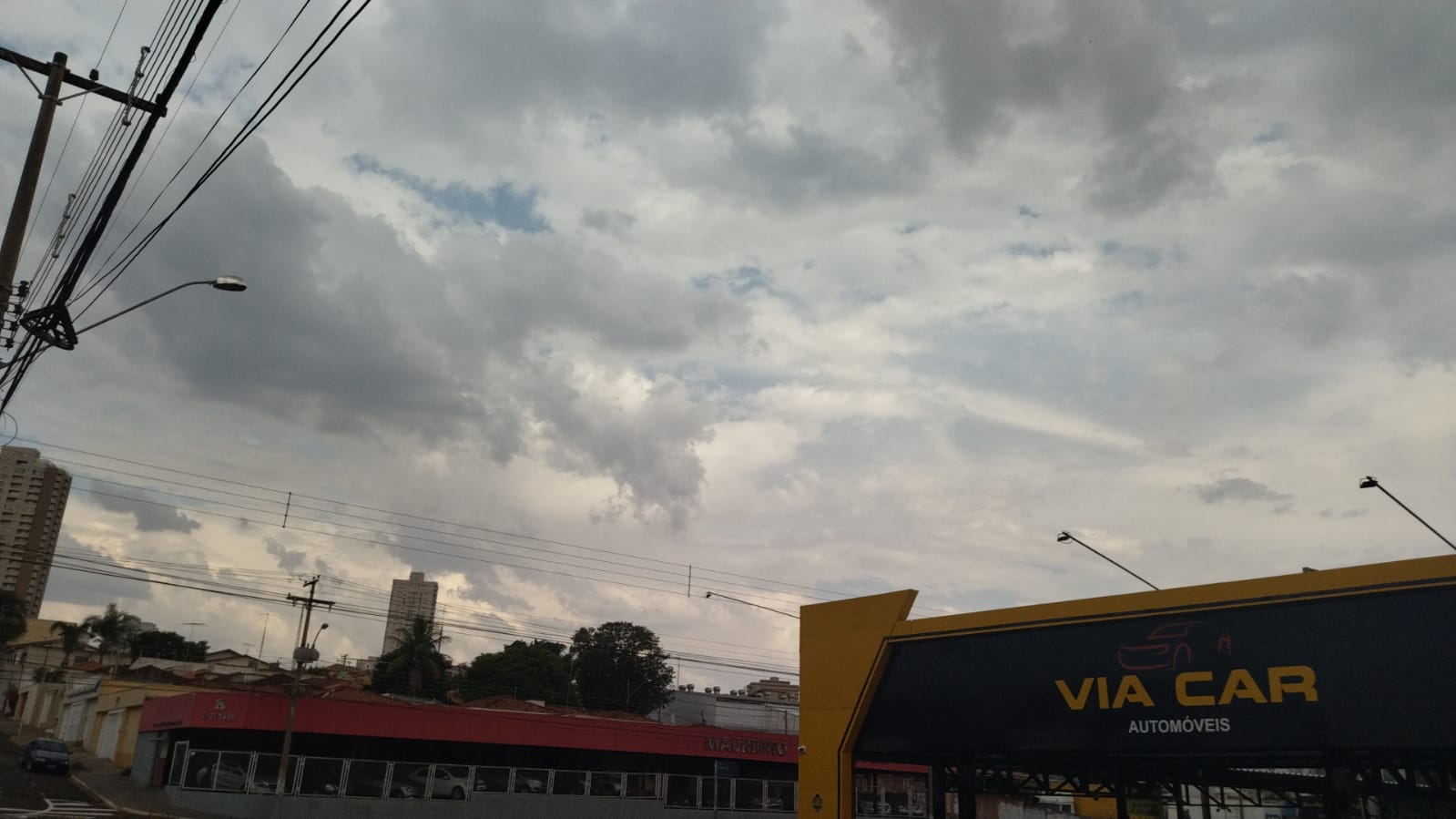 Em Franca, tempo segue ameno, mas com previsão de pancadas de chuva nesta segunda
