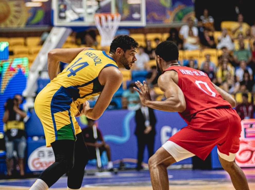 Com 27 pontos de pivôs francanos, Brasil vence Canadá e chega à final da AmeriCup