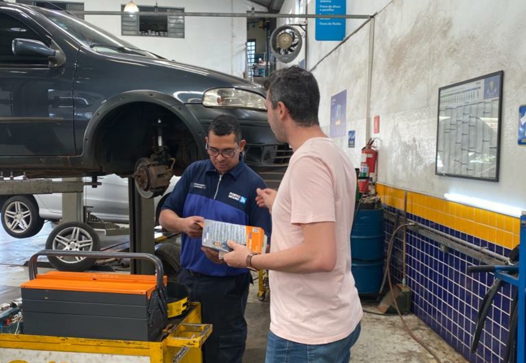 Candidato francano a deputado usa currículo pra que eleitor avalie sua “contratação”