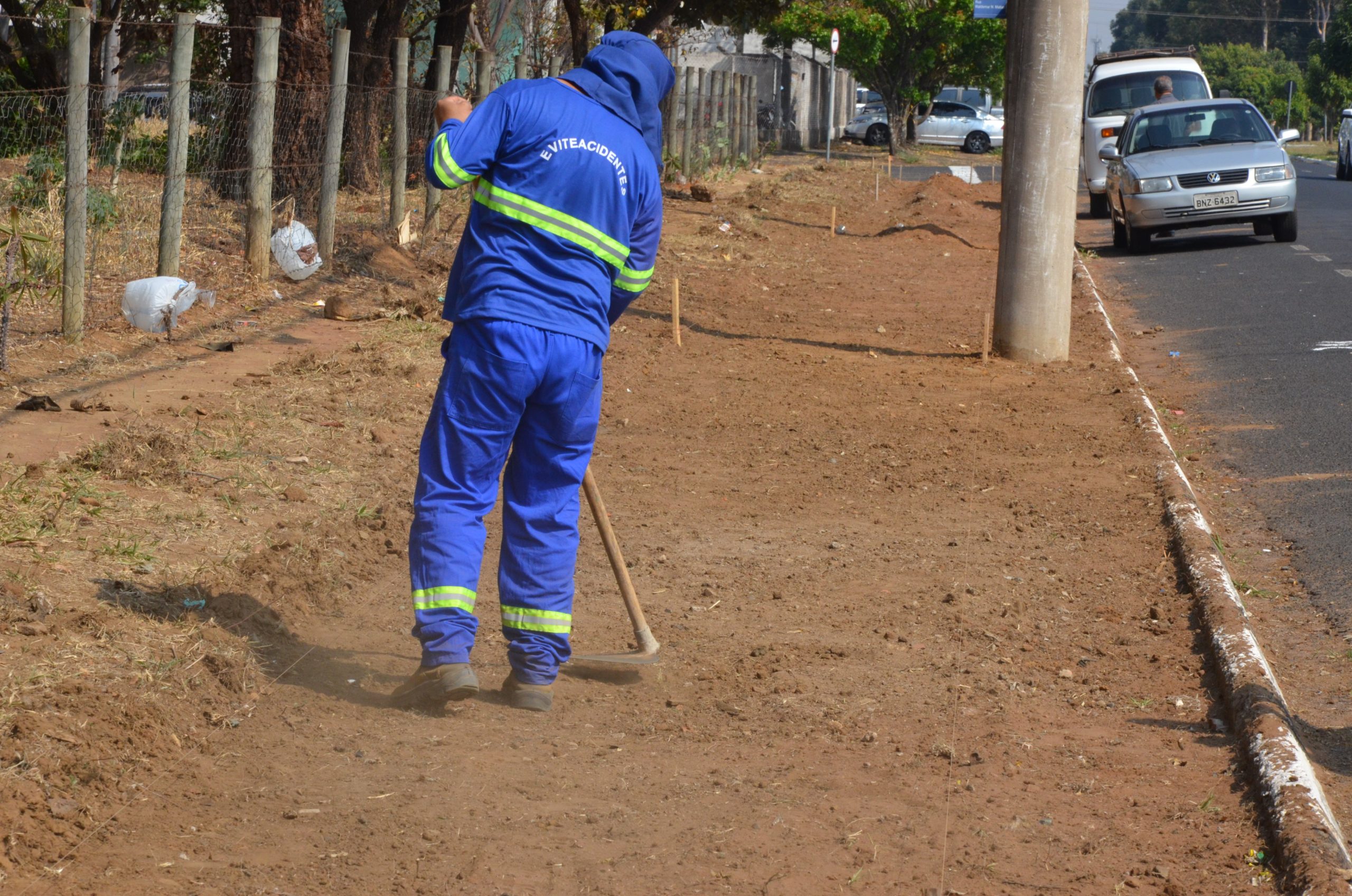 Calçada Segura: Av. no Distrito Industrial, em Franca, recebe obra de acessibilidade