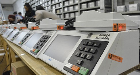 Justiça Eleitoral começa a lacrar as urnas eletrônicas no Estado de São Paulo