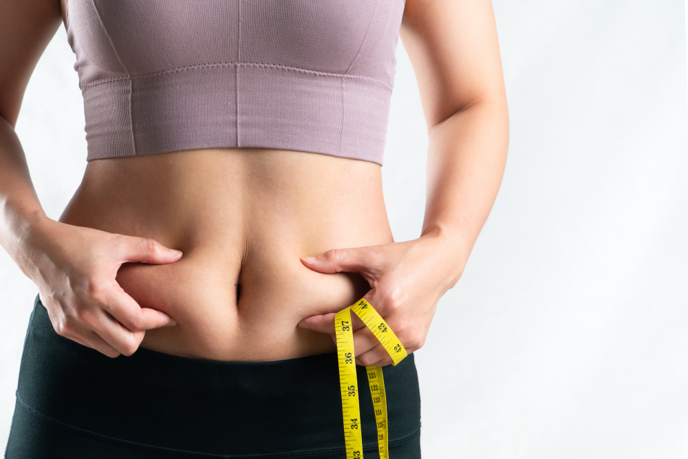 Gordura abdominal: nutricionista revela cinco alimentos para eliminar a barriguinha