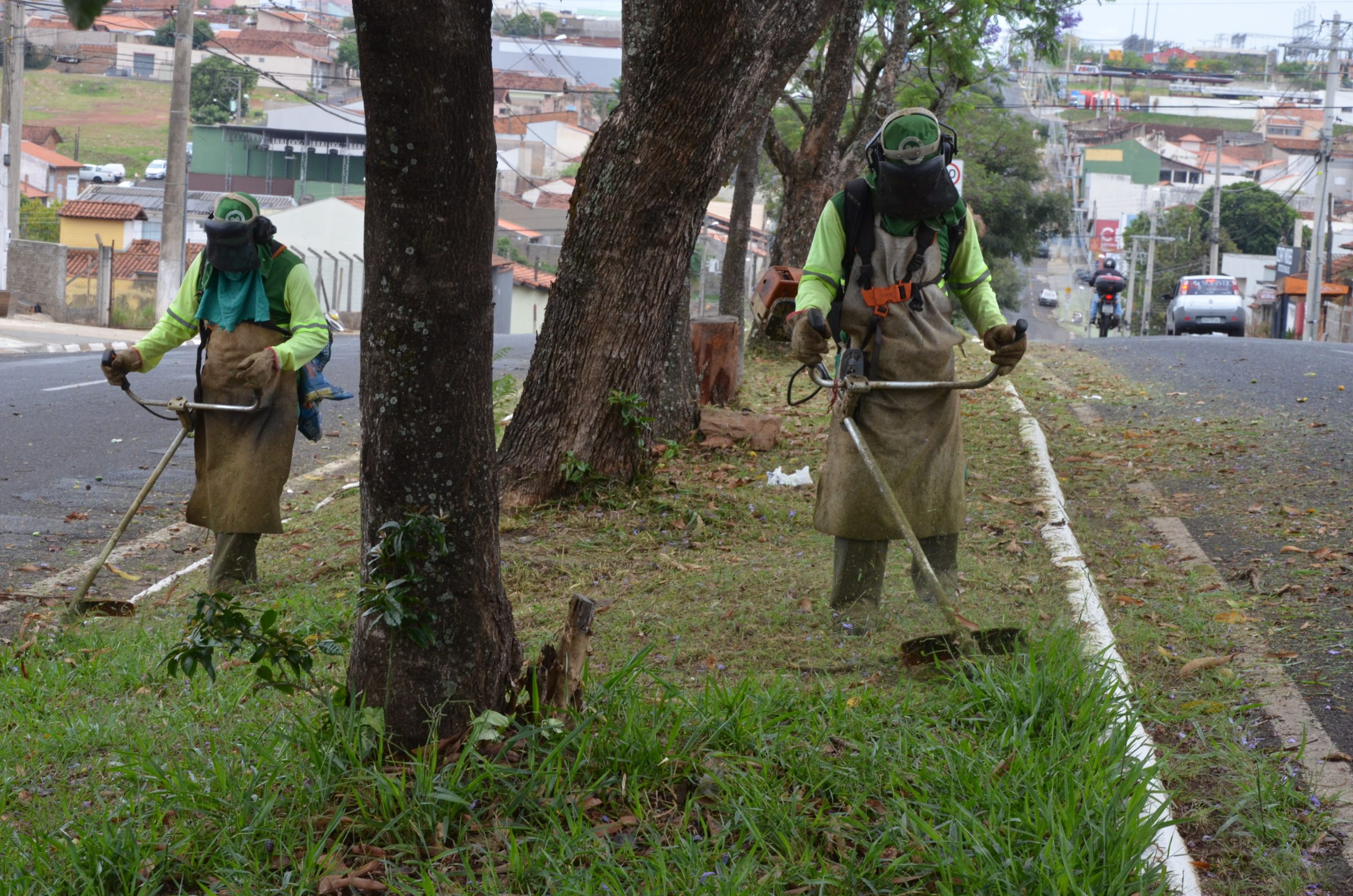 Áreas públicas de Franca passam por intensos trabalhos de limpeza e melhorias