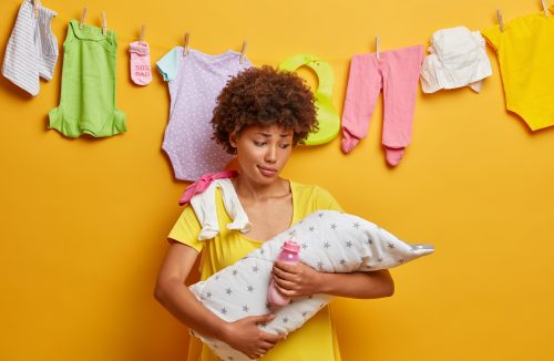 Conheça a técnica científica para fazer um bebê parar de chorar e dormir! - Jornal da Franca