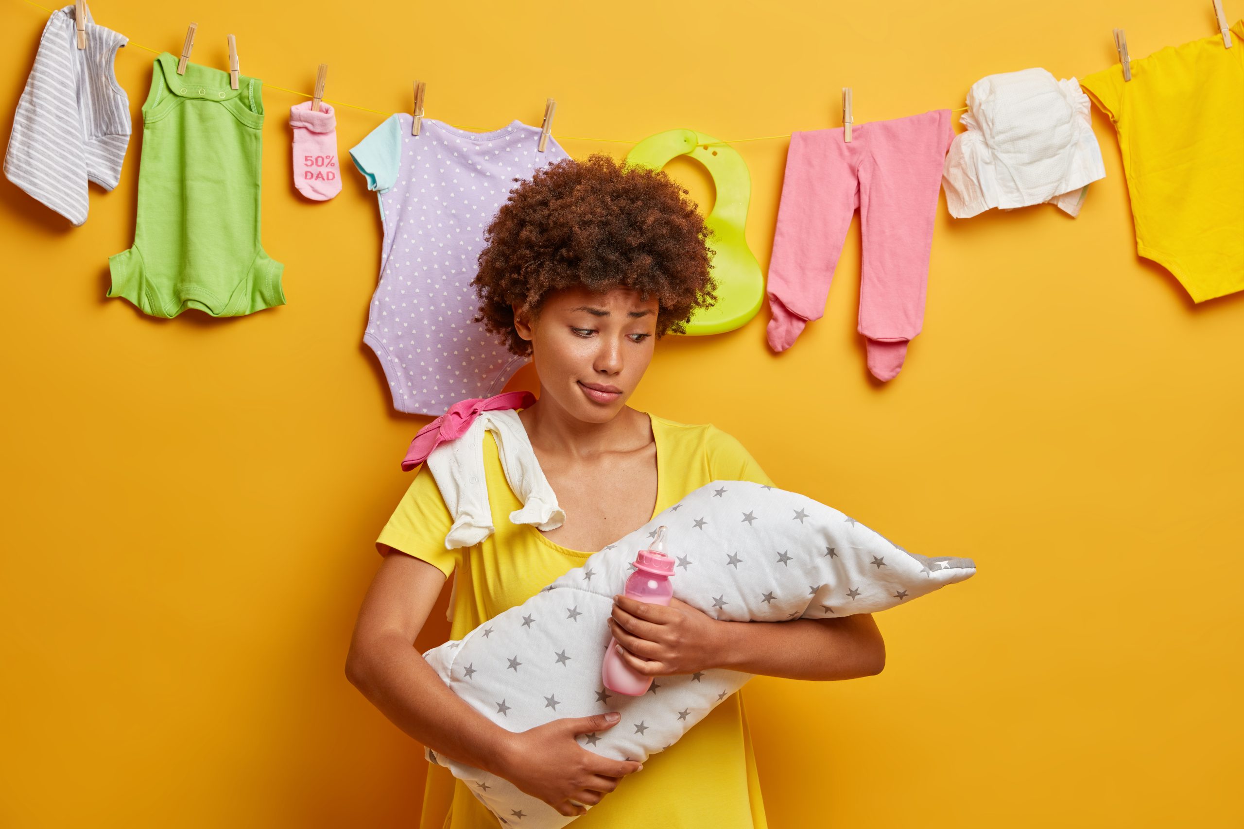 Conheça a técnica científica para fazer um bebê parar de chorar e dormir!