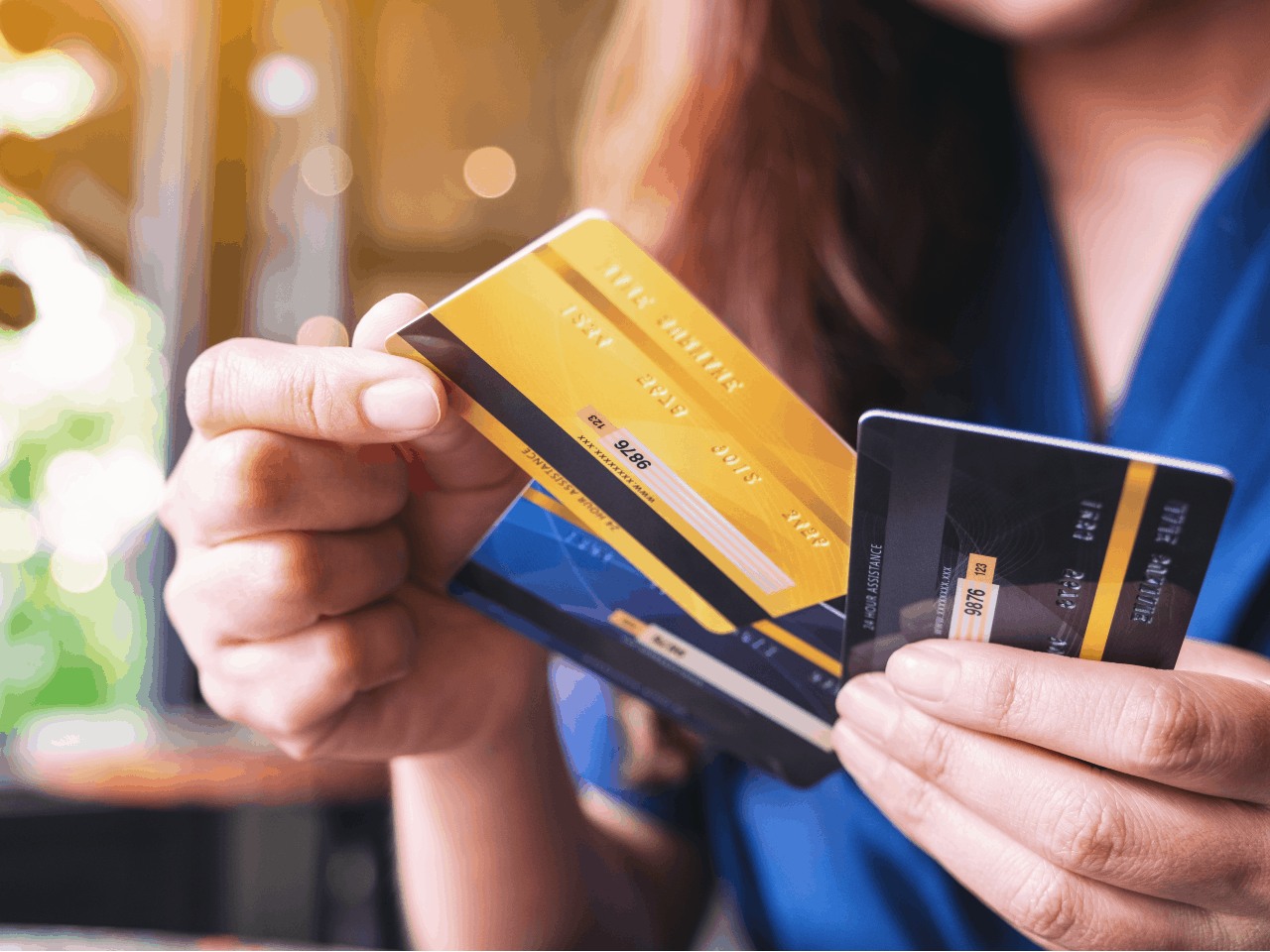 Quer gastar menos com cartão de crédito? Especialistas te ensinam como!