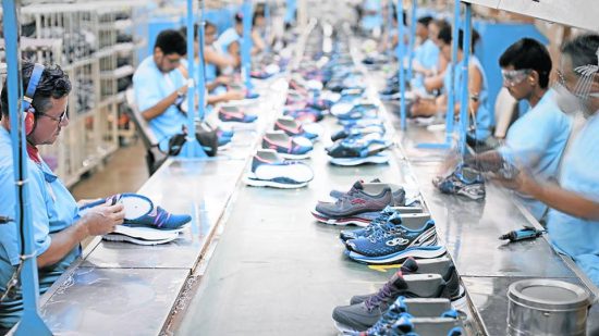 Indústria calçadista segue firme e gera mais de 40 mil vagas de empregos