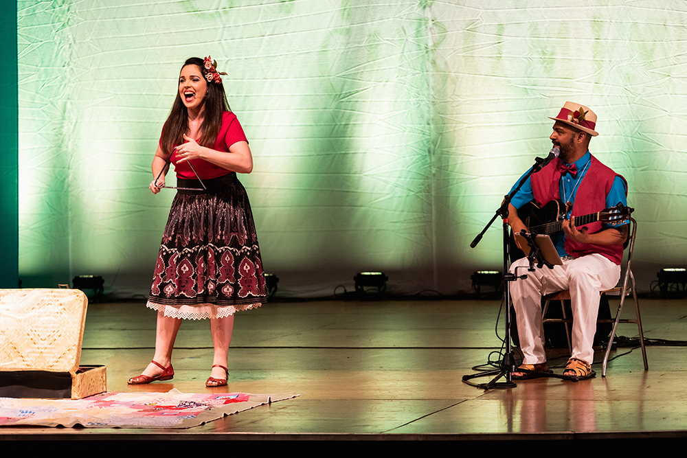 Feira do Livro de Batatais terá palestras, debates, teatro, música e circo