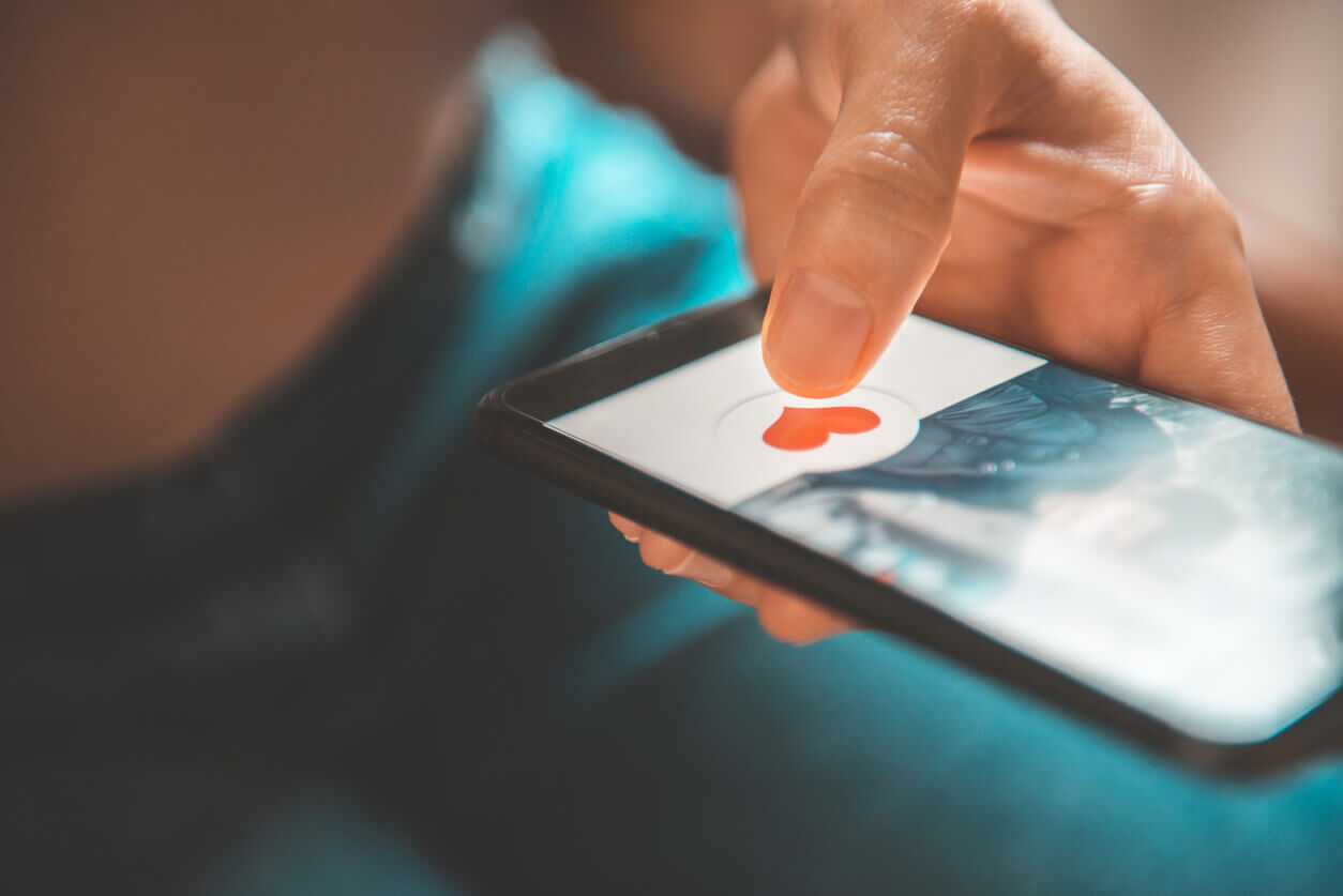 Política importa em apps de relacionamento? Usuários mostram que sim!
