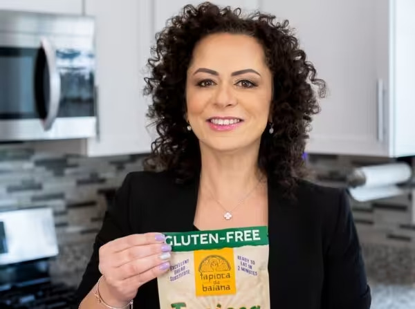Brasileira, que era faxineira, fica milionária vendendo tapioca nos Estados Unidos