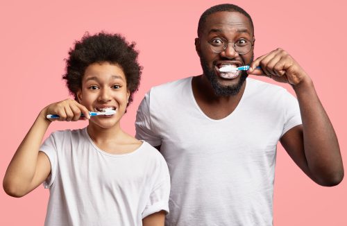 Não basta só escovar os dentes: Veja 7 hábitos que prejudicam a sua saúde bucal! - Jornal da Franca