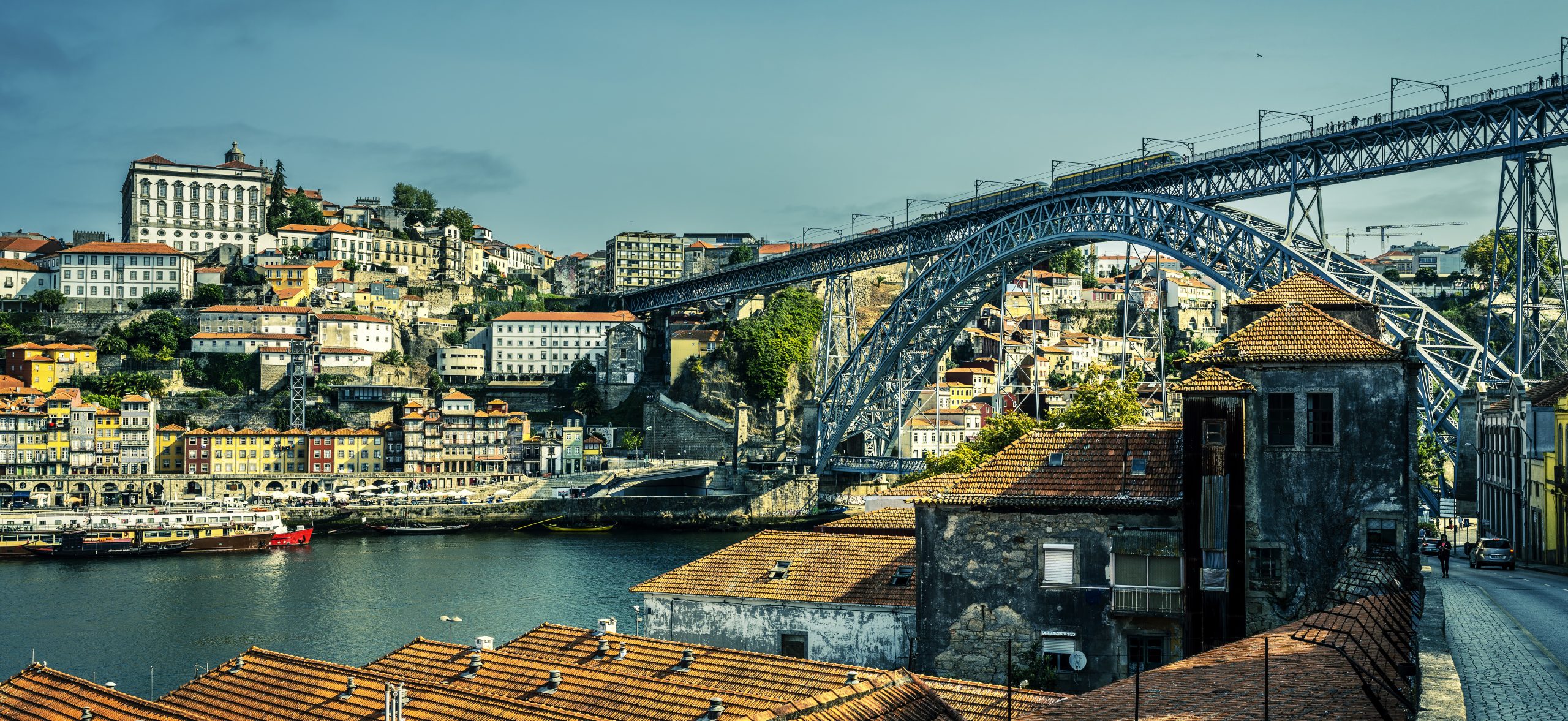Quer morar em Portugal? Lei facilita vistos para quem trabalha em home office!