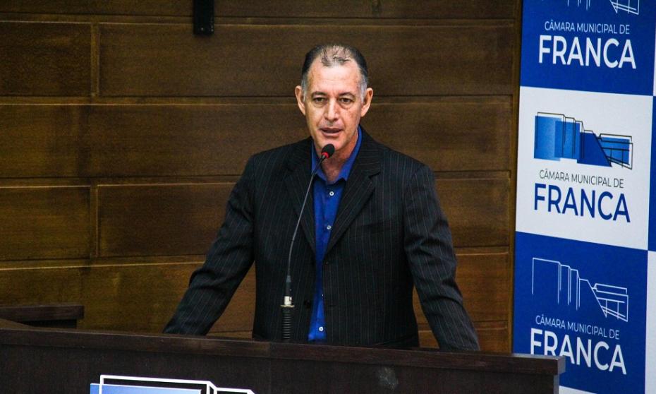 Vereador cobra Prefeitura para encontrar responsáveis por “lixão” no Jd. Tropical