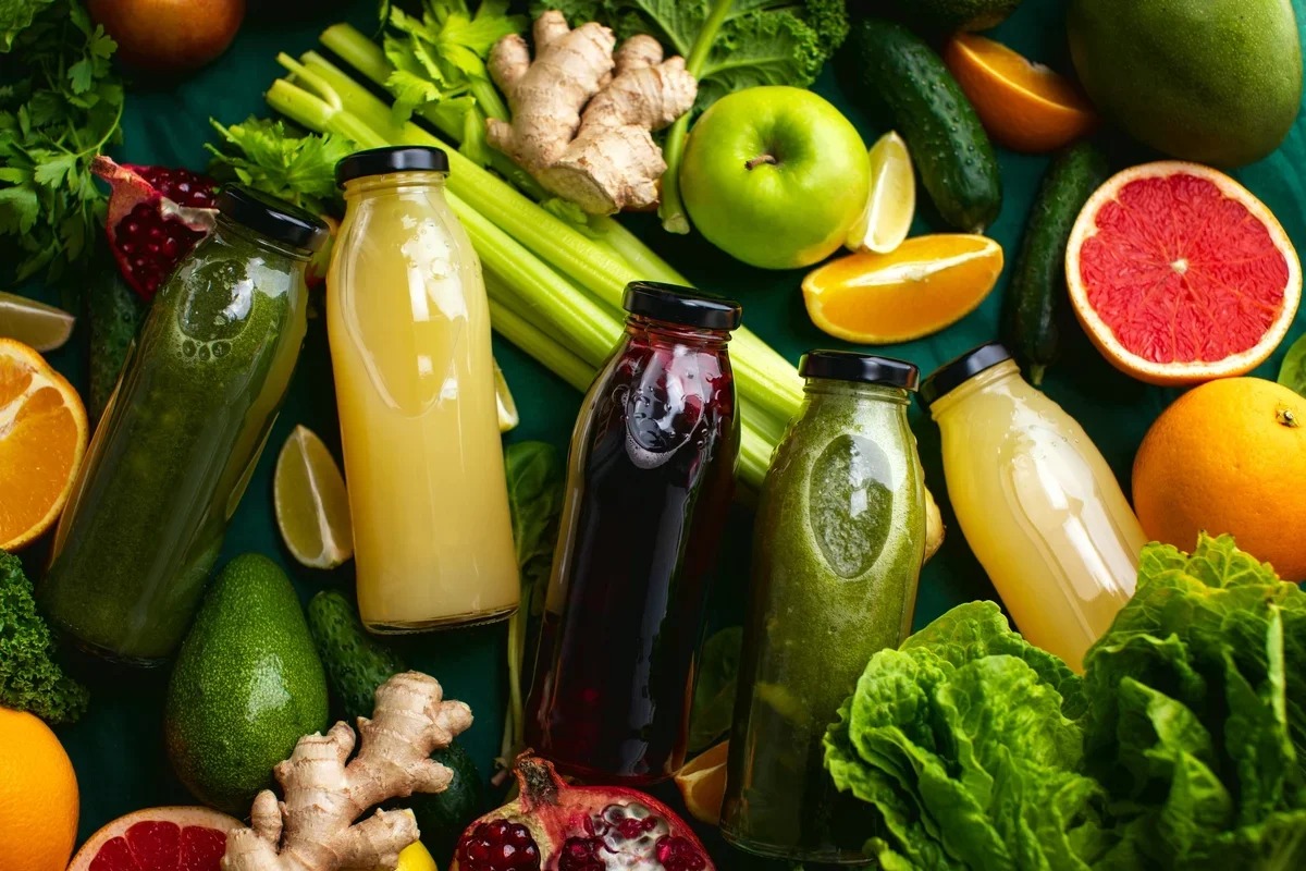 Conheça sucos detox que ajudam a secar a barriga e eliminar gorduras indesejadas