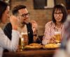 Bebida alcoólica te dá mais fome? Estudo australiano explica o motivo! - Jornal da Franca